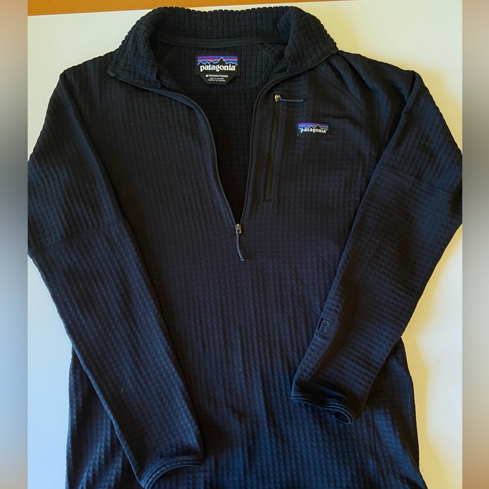 Patagonia Womens Black, Medium, Base Layer Medium Warmth, Zip Neck, Barely Worn